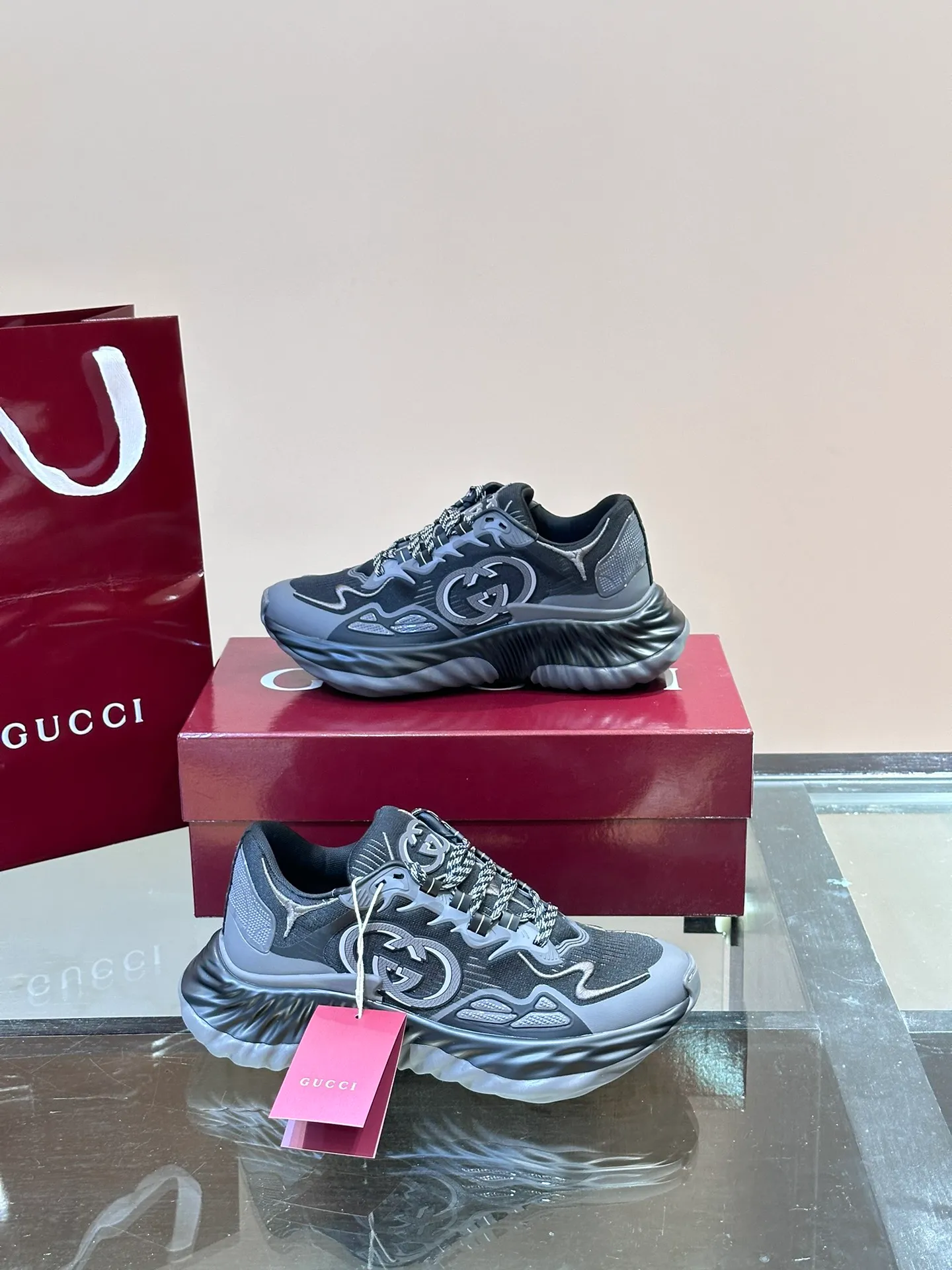 Men's Men's Shoes💰p760 "Gucc*" Ri Men's Men's Shoes💰p Men's Men's Shoes💰ple Series 2024ss👫Couple Style Casual Sports Shoes, buy the original and accurately reproduce it! Restore the quality of details, Gucci Ri men's shoes 💰p men's shoes 💰ple series sports shoes are made with innovative stitching technology to create a flowing texture like water. The leather design is paired with three-dimensional interlocking Double G leather patches and Gucci letter metal accessories, creating a free flowing texture of the entire shoe with a 3D effect. A classic and versatile piece that feels super comfortable on your feet! Male 39-44 Female 35-39